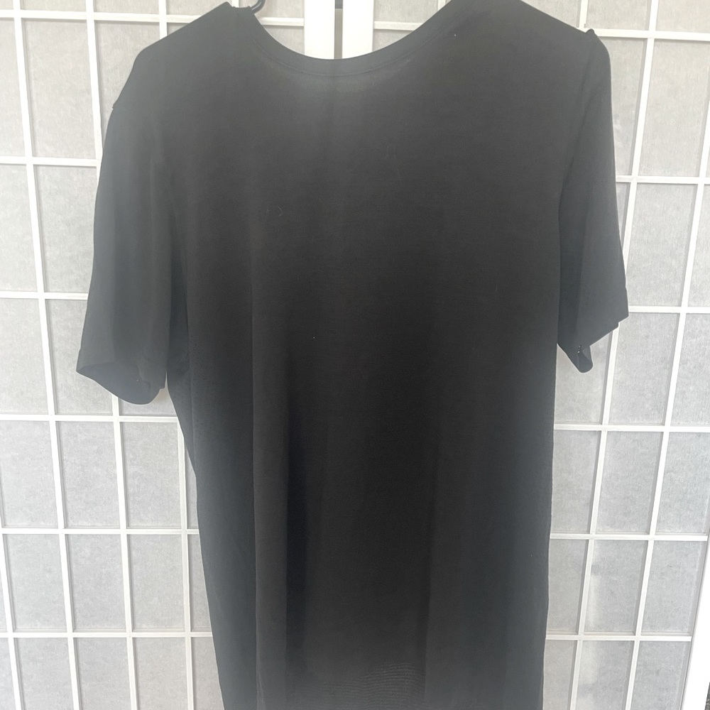 Lululemon Men’s tshirt